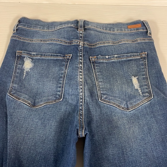 Sneak Peek Jeans - Picture 5 of 6